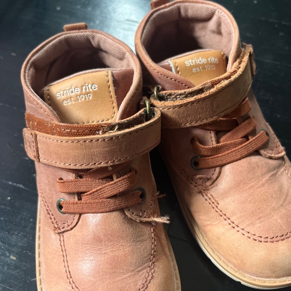 Shoes - Picture 4 of 5